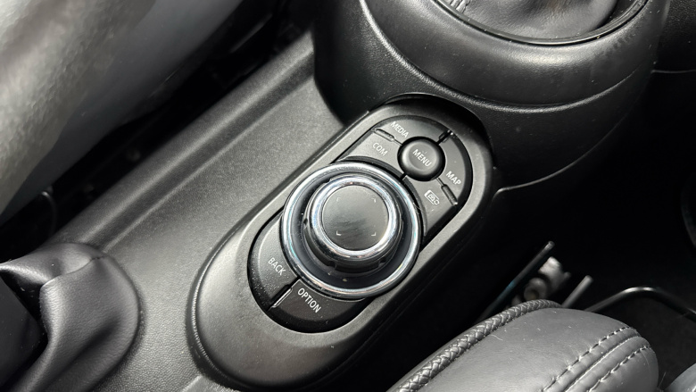 MINI Hatchback 1.5 Cooper Exclusive Premium 5dr Auto Petrol Hatchback